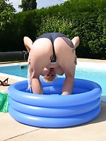 MaryBitch-Short Jeans Photos